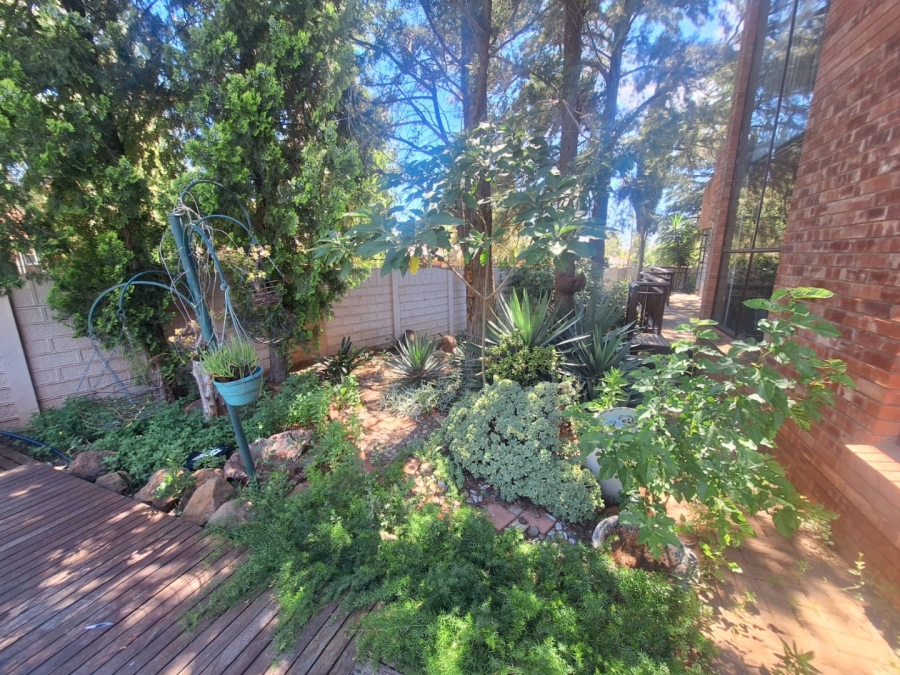 4 Bedroom Property for Sale in Pellissier Free State